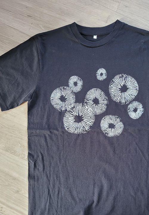 Spores Tee | Black