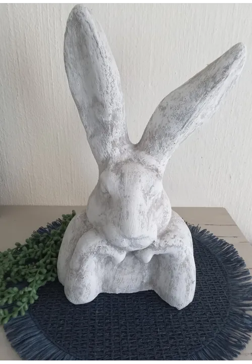Vintage Bunny Décor Statue
