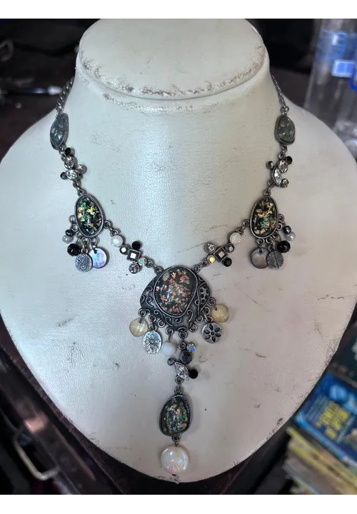 VINTAGE NECKLACE Vintage costume \JEWELLERY