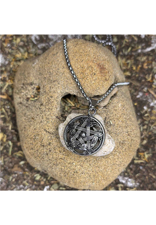 WITCH KNOT PENTACLE PENDANT 